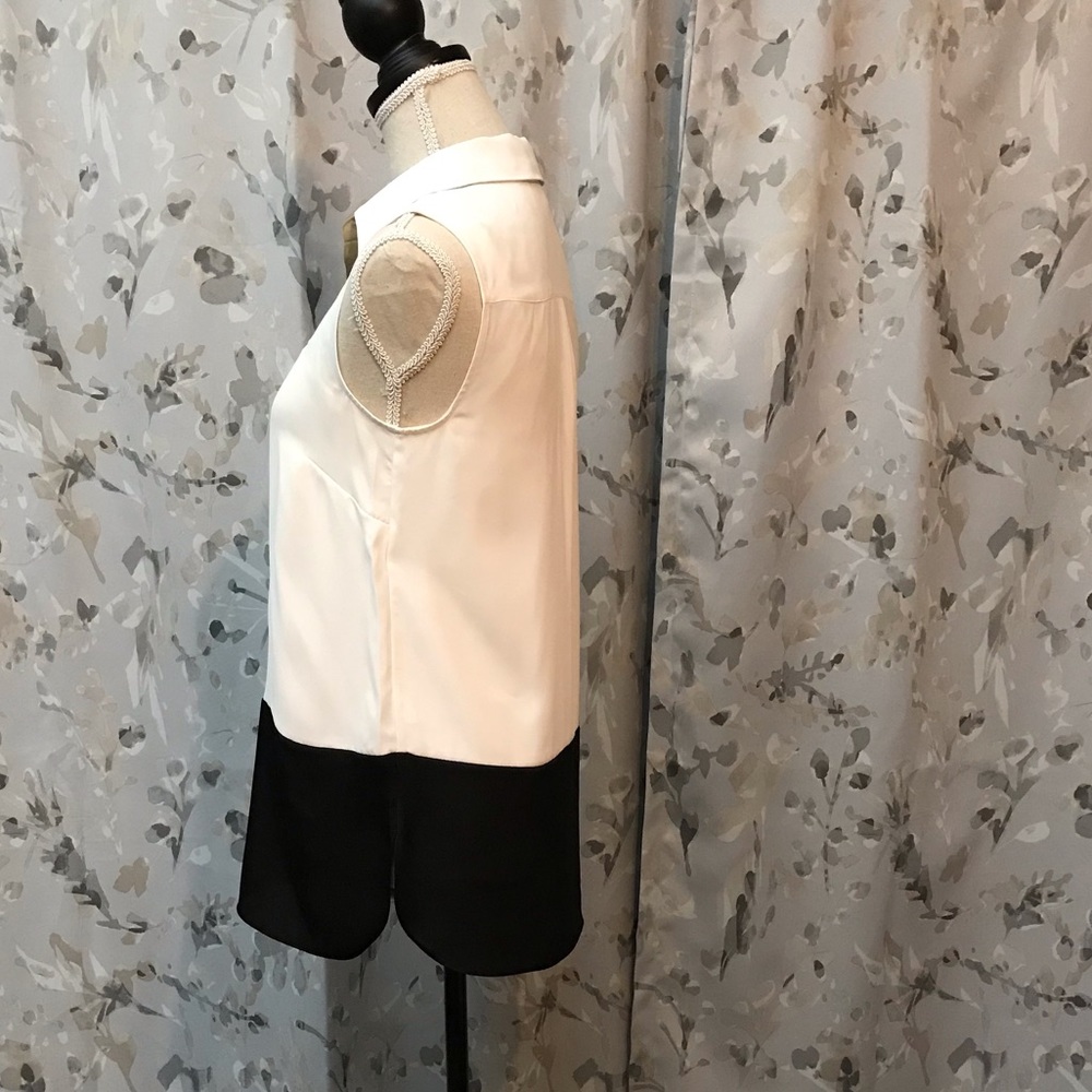 Talbots Button Top - Picture 3 of 5